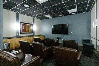 3040 Peachtree Rd in Atlanta, GA - Foto de edificio - Building Photo