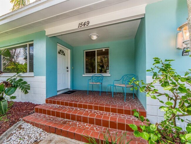 property at 1549 Linwood Dr