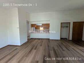 2285 S Thompson Dr in Madison, WI - Foto de edificio - Building Photo