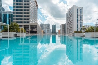 690 SW 1st Ct, Unit #1934 in Miami, FL - Building Photo - Building Photo