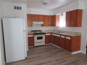 2015 Wickieup Ave in Kingman, AZ - Building Photo - Building Photo