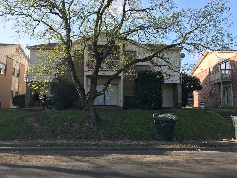 1008 Autumn Cir in College Station, TX - Foto de edificio