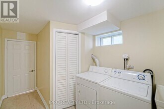 10 Linkdale Rd in Brampton, ON - Building Photo - Building Photo