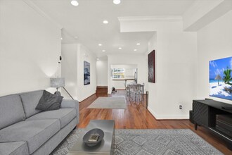 3006 W Julia St in Tampa, FL - Building Photo - Building Photo