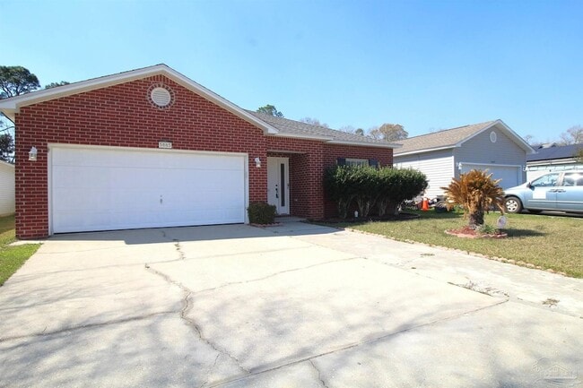 5865 Dandelion Ln in Pensacola, FL - Foto de edificio - Building Photo