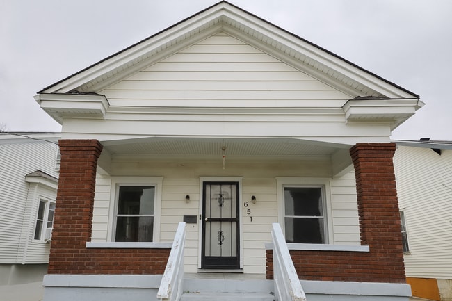 property at 651 S 43rd St