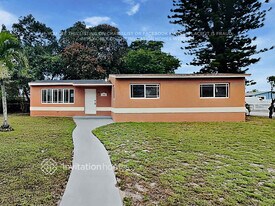 735 NW 184th Dr in Miami, FL - Building Photo