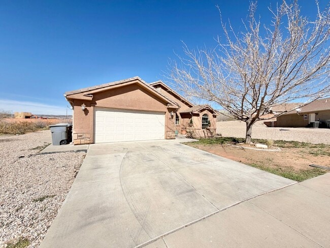 887 Caddington Rd in Washington, UT - Building Photo - Building Photo