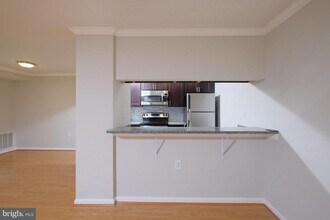 1109 Castle Harbor Way in Glen Burnie, MD - Building Photo - Building Photo
