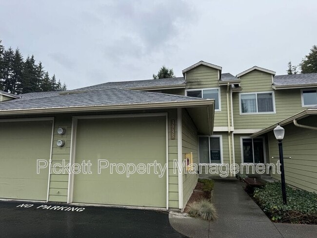 3935 NW Fairway Ln in Bremerton, WA - Building Photo - Building Photo