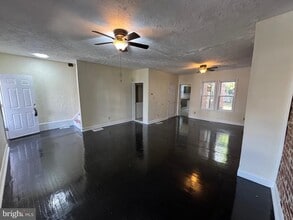 2411 N West St in Wilmington, DE - Building Photo - Building Photo