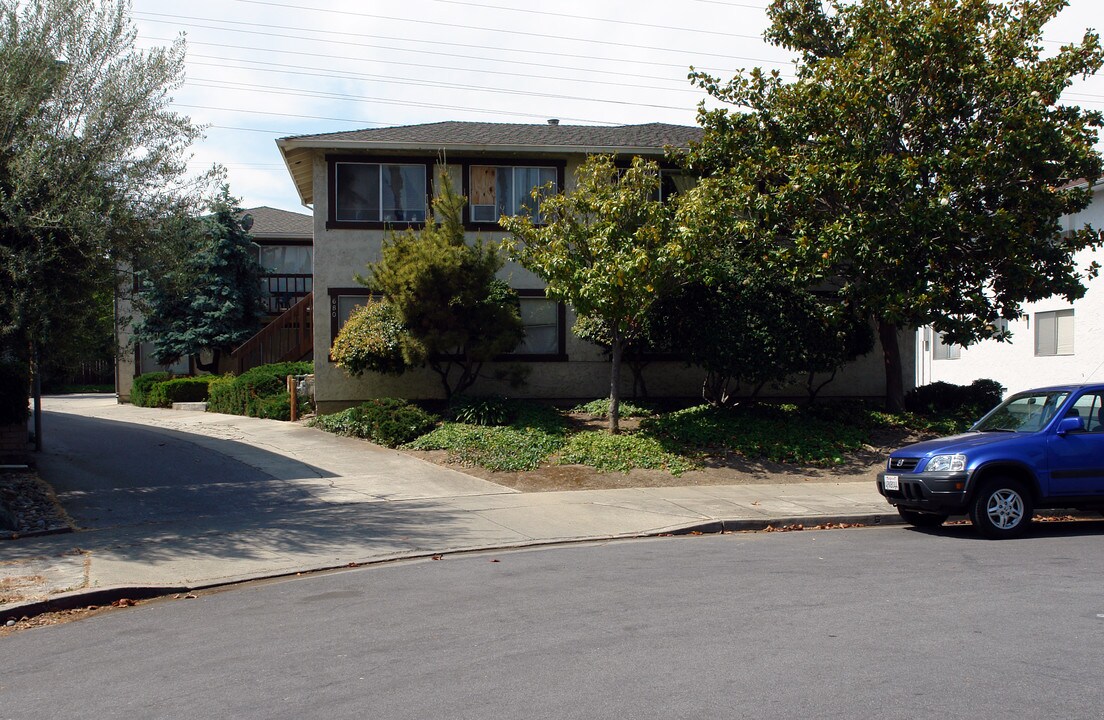 680 Garland Ave in Sunnyvale, CA - Building Photo