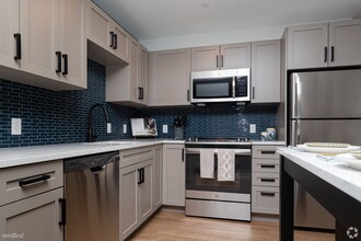246 S Huntington Ave in Boston, MA - Building Photo - Building Photo
