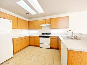 4525 Coronado Hills Way in Las Vegas, NV - Building Photo - Building Photo