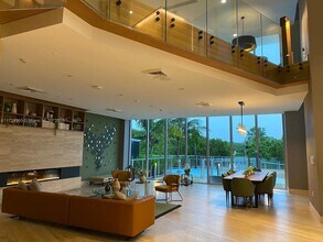 16385 Biscayne Blvd, Unit # 304 in Aventura, FL - Foto de edificio - Building Photo
