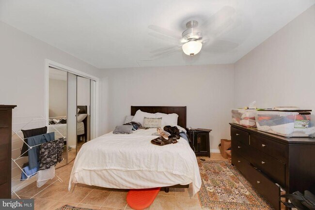 8121 Briar Creek Dr in Annandale, VA - Building Photo - Building Photo