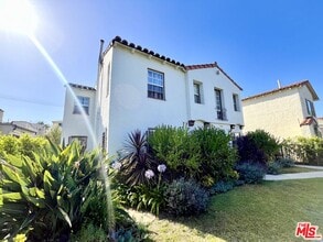 1268 S Highland Ave in Los Angeles, CA - Building Photo - Building Photo