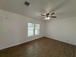 8827 Slumber Ln in Converse, TX - Building Photo - Building Photo