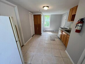 142 Inslee Pl, Unit 2 in Elizabeth, NJ - Foto de edificio - Building Photo