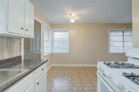 5220 Chapman St photo'