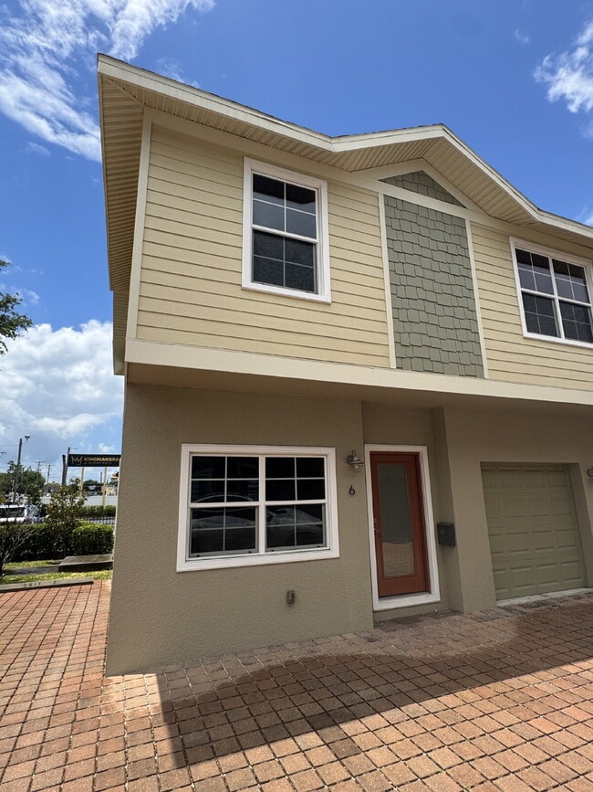 property at 3701 W Carmen St