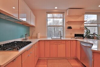 141 Beaconsfield Rd, Unit 3 in Brookline, MA - Foto de edificio - Building Photo