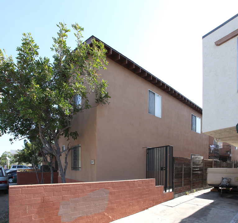 4251-4263 Highland Ave in San Diego, CA - Building Photo