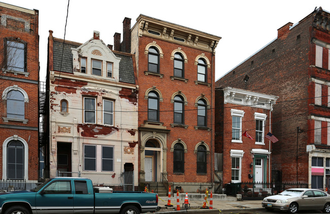 1412 Elm St in Cincinnati, OH - Foto de edificio - Building Photo