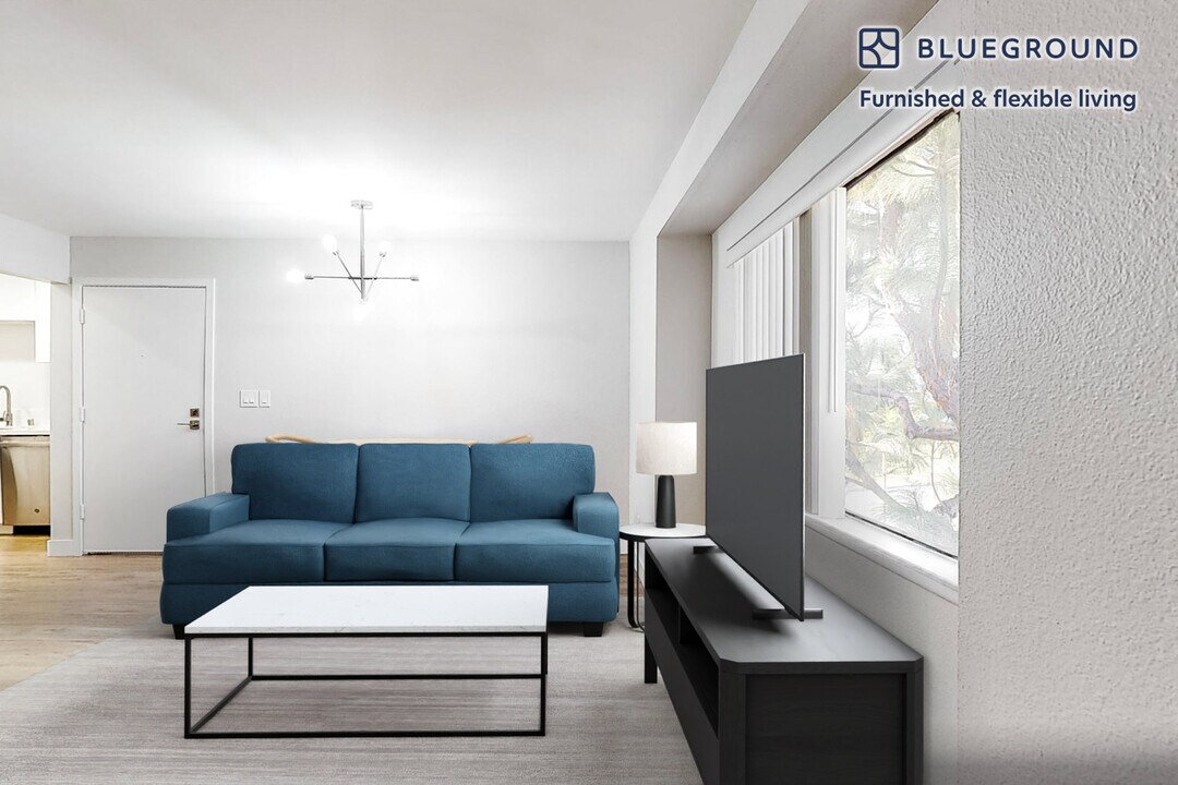 11208 S Western Ave in Los Angeles, CA - Building Photo