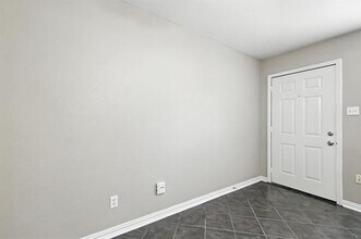 106 Tarrant Dr in Euless, TX - Building Photo - Building Photo