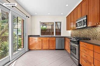 592 3rd St in Brooklyn, NY - Building Photo - Building Photo