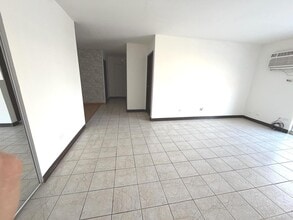 256 Shorewood Dr in Glendale Heights, IL - Building Photo - Building Photo