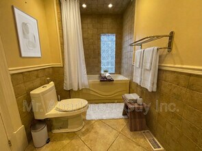 138 Ray St S in Hamilton, ON - Building Photo - Building Photo