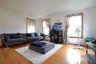 66 Brooks St, Unit 3 in Boston, MA - Foto de edificio - Building Photo