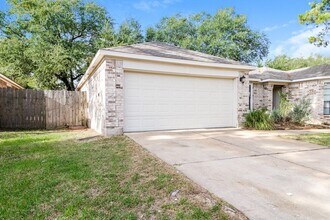 17911 Poppy Trails Ln in Houston, TX - Building Photo - Building Photo