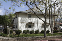 1402 Washington St in Calistoga, CA - Foto de edificio - Building Photo