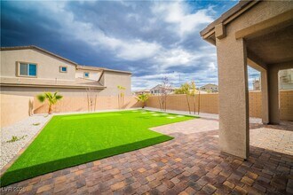 412 Isla Enclave Wy in Henderson, NV - Building Photo - Building Photo