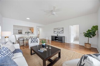 8580 Mystic Greens Way in Naples, FL - Building Photo - Building Photo