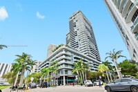 121 NE 34th St, Unit 2515 in Miami, FL - Building Photo - Building Photo