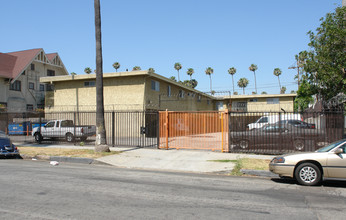 950 Magnolia Ave in Los Angeles, CA - Building Photo - Building Photo