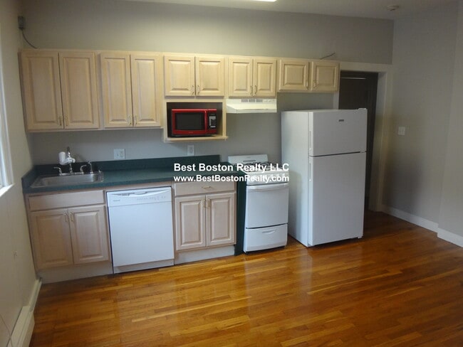 property at 20 John F. Kennedy St