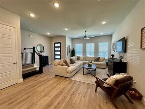 301 Colusa Dr in Lewisville, TX - Building Photo - Building Photo