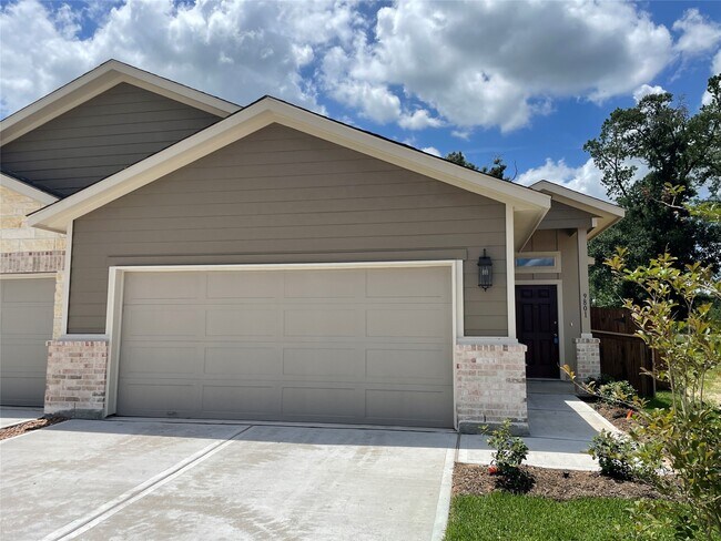 9801 Grosbeak Ln in Magnolia, TX - Foto de edificio - Building Photo