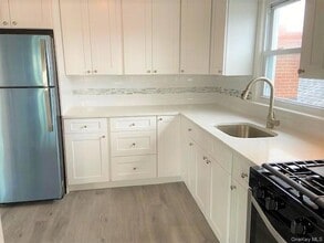 77 Kentucky St, Unit Upper in Long Beach, NY - Building Photo - Building Photo