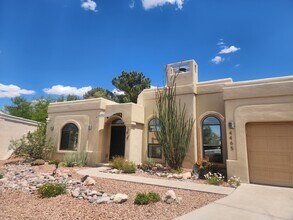 4465 Vista De Luz Ct in Las Cruces, NM - Building Photo - Building Photo