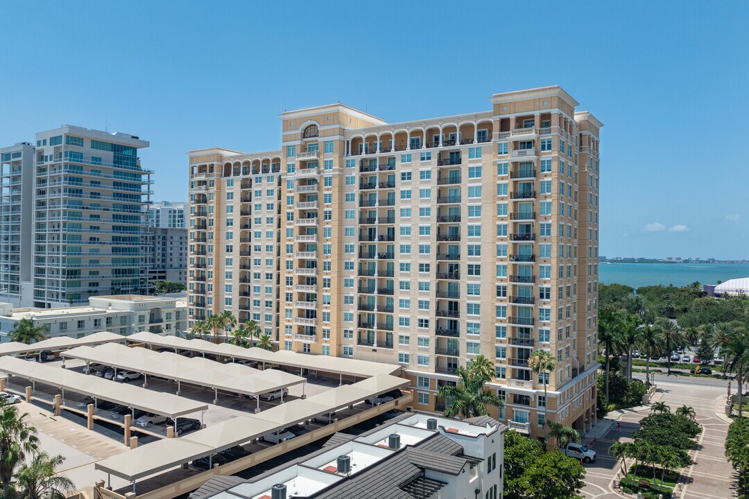 Renaissance Condominiums in Sarasota, FL - Building Photo