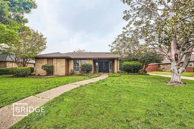 property at 3005 Saddlehead Dr