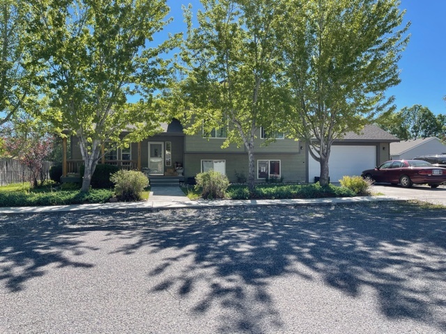 property at 902 Happy Ln