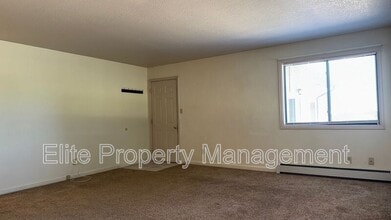 210 E Palmer Lake Dr in Pueblo West, CO - Building Photo - Building Photo