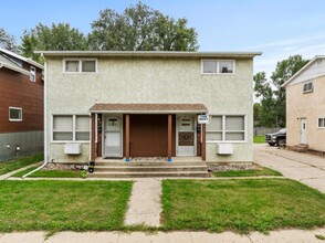 5 8th Ave NW in Minot, ND - Building Photo - Building Photo